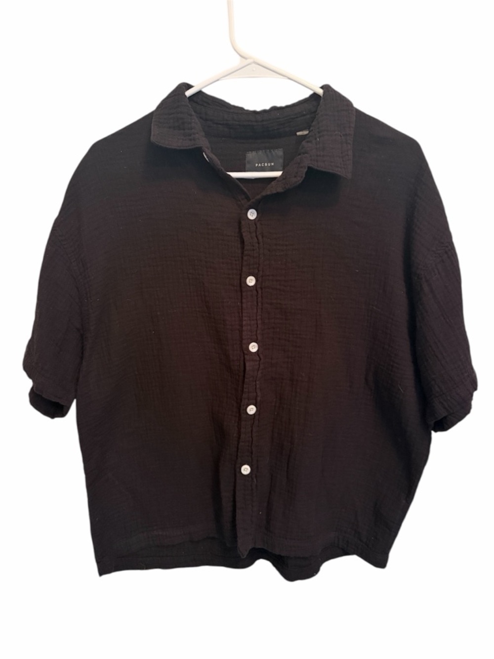 PacSun Black Short-Sleeve Button-Down Cotton Shirt - Size Small. Fits like M